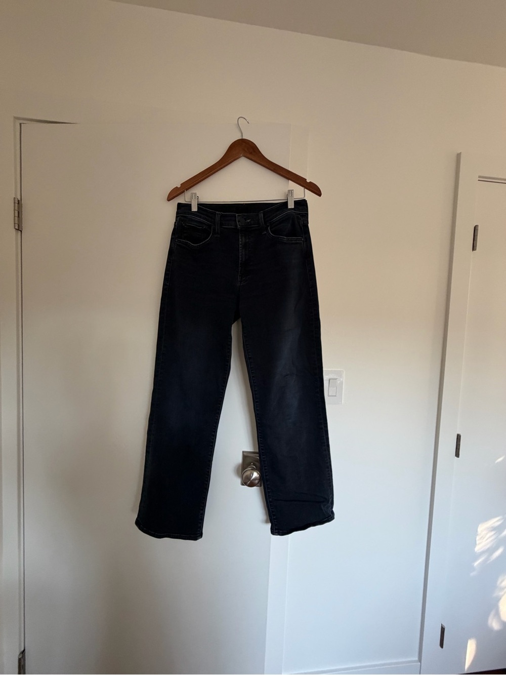 MOTHER -Mid Rise Rambler Ankle Jean - Picture 2 of 3